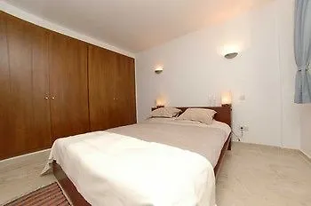 Bennecke Alferini Apartment